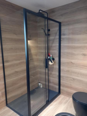 Luxury Garden Flat Carbonia